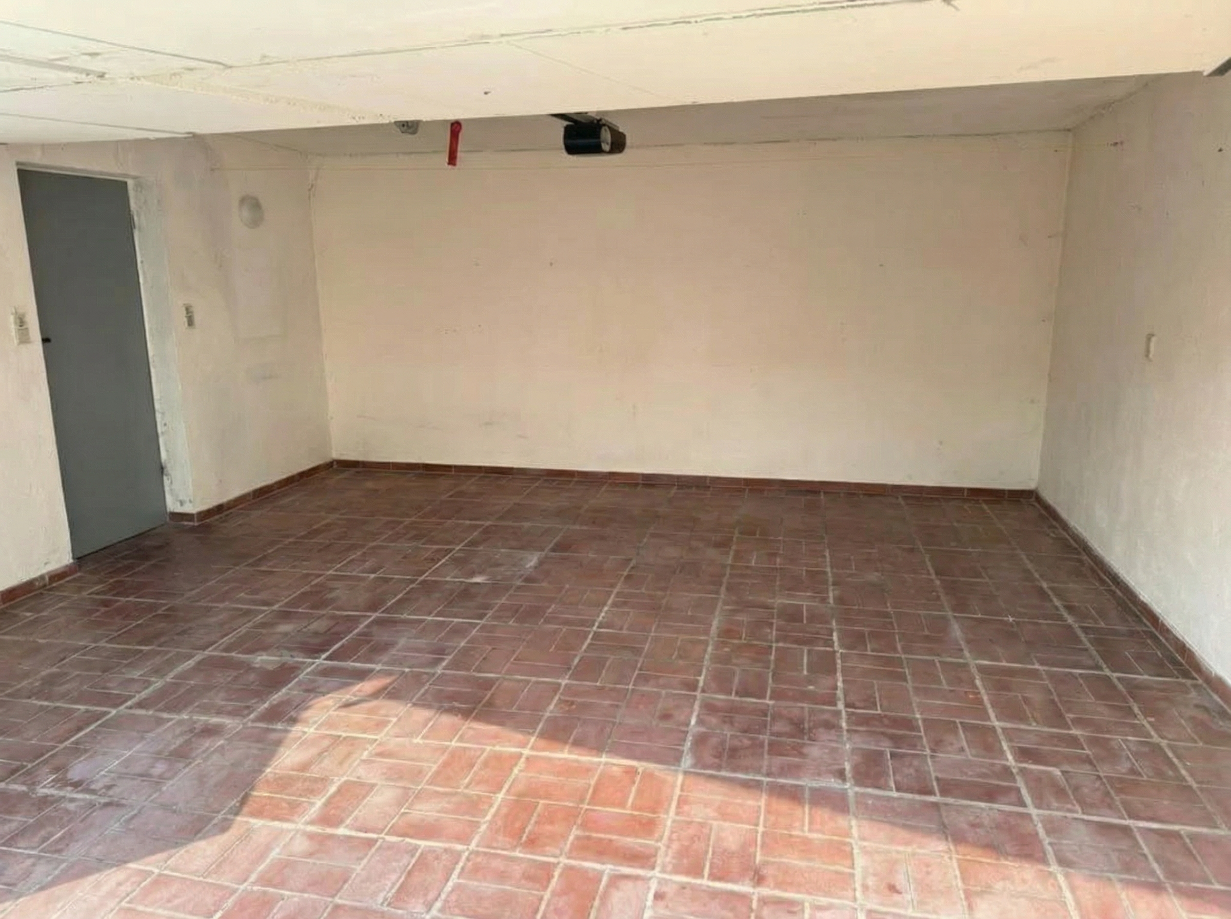 Nachher - Garage nach der Reinigung